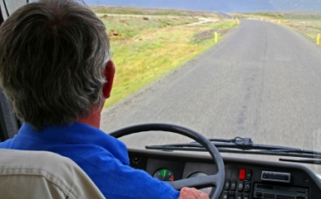 Aláírásokat gyűjtenek a buszvezetők korkedvezményes nyugdíjának megtartásáért
