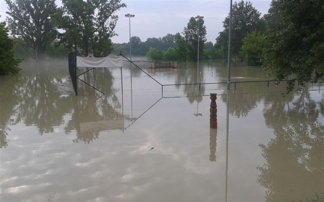 Folytatódik a Duna tetőzése Tassnál, csökkenése Szentendrénél