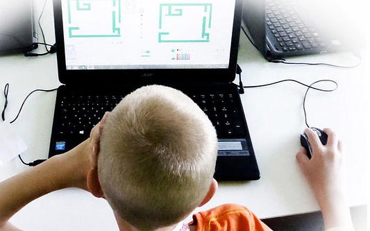 Élményalapú programozóiskola nyílik gyerekek számára – Logiscool indul Szentendrén