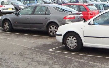 Áprilistól matrica nélkül lehet parkolni Szentendrén