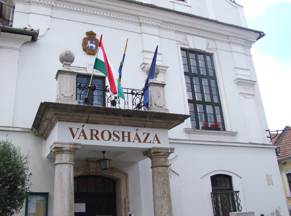 városháza, szentendre, önkormányzat,