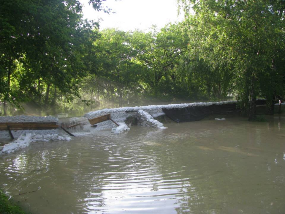 Szigetmonostor - Rosinante Fogadó az árvízben