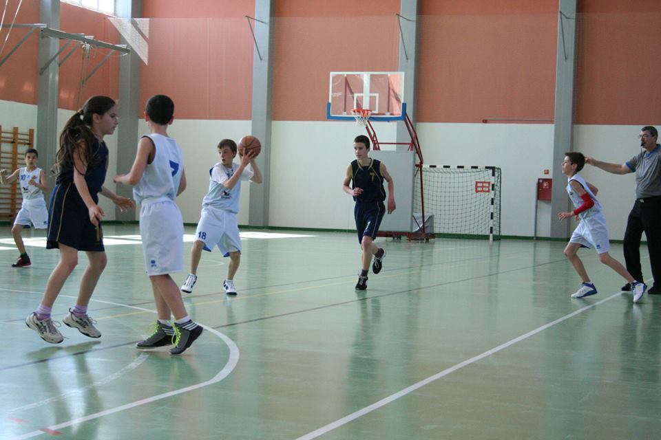 Kosárlabda: pályán a gyerekcsapat – egy győzelem, egy vereség - Szentendre
