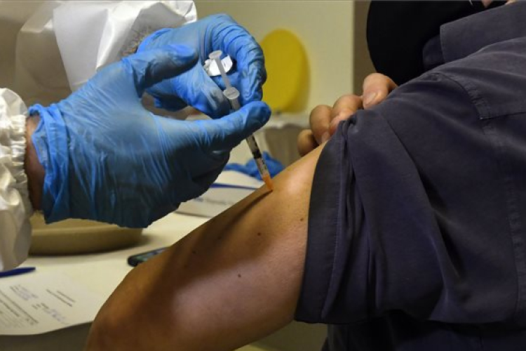 A lakosság öt százalékát oltották be eddig Szerbiában