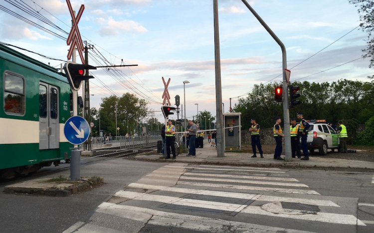 Rendőrök szállták meg a Szentendrei HÉV-et