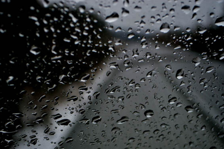 Az apadó árvíz mellett újabb felhőszakadás érkezhet 