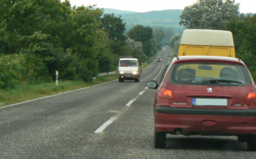 Többen az utakon - a jó időben se lankadjon a figyelem 