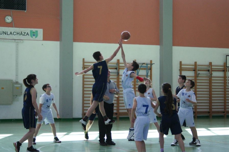 Kosárlabda: pályán a gyerekcsapat – egy győzelem, egy vereség
