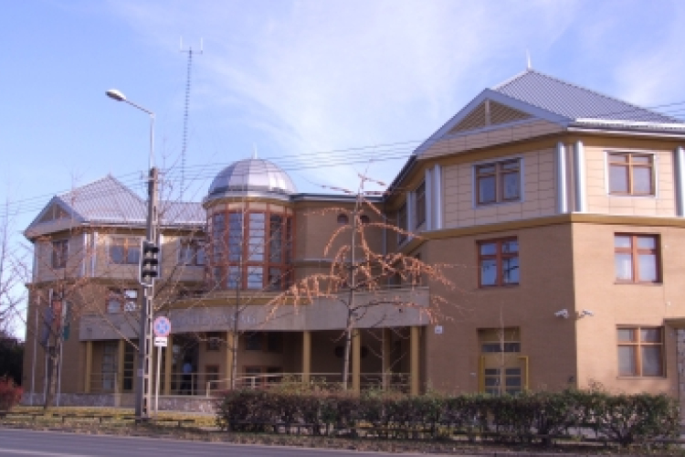 Biciklisek az utakon, besurranók, autófeltörők - vigyázzunk!