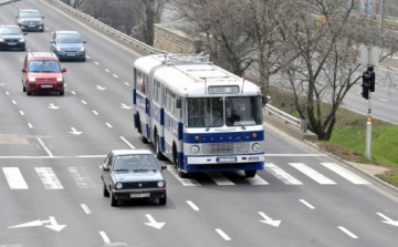 Újra jár Szentendrére a nosztalgiabusz