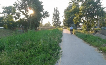 Áldatlan állapotban a szentendrei biciklisút környéke - FOTÓK