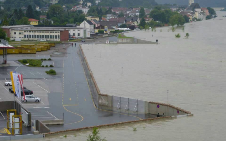 Mit ki nem bír a mobilgát Ausztriában?! Hihetetlen FOTÓK