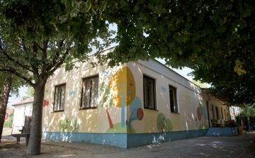 Budakalászi telepi iskola bővítése