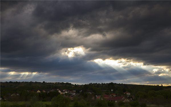 Hőség és zivatarok is várhatók a héten