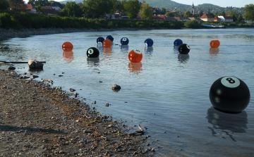 River-pool installáció a Dunán