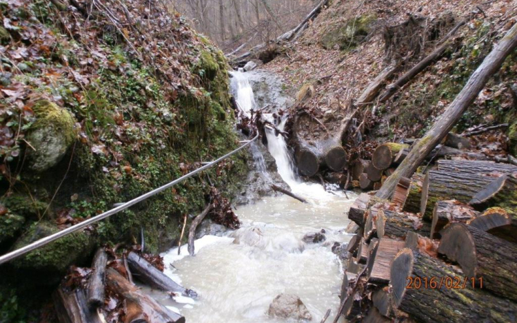 Heves esőzés: csúszós és veszélyes turistautak a Pilisben