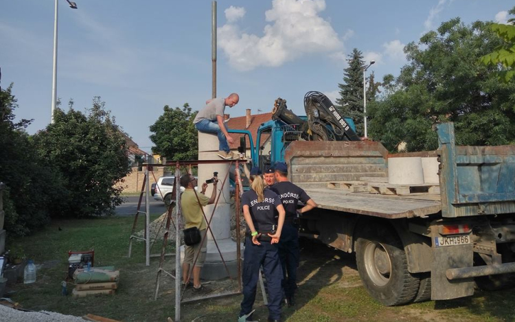 Tiltakozáshullám a Turul szobor körül