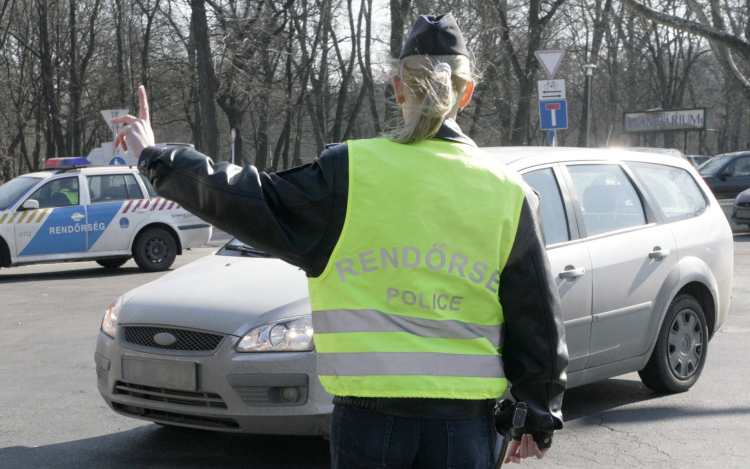 Szigorított ellenőrzés a határokon a fővárosi robbantás miatt