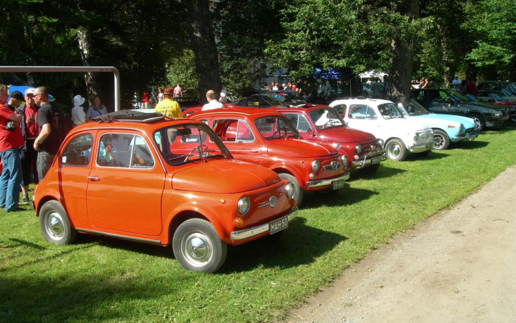 Fiat 500-as veterántalálkozó Szentendrén