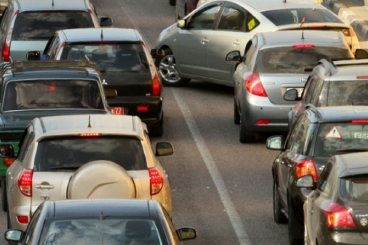 Útszűkület nyár végéig a Szentendrei úton