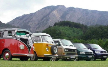 Örök klasszis VW-kisbuszok találkozója Szentendrén