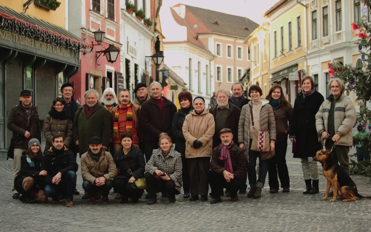 Lakástárlat és vásár Szentendrén: 40 képzőművész több mint 200 alkotása