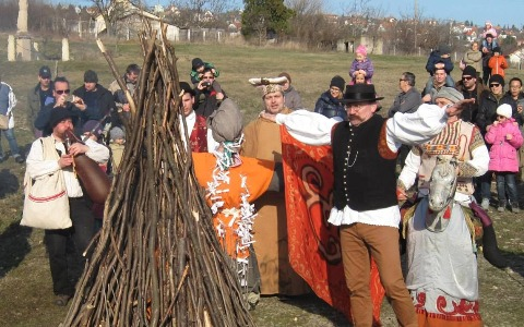 Szerelmes farsanggal nyit a Skanzen Bálint-napkor