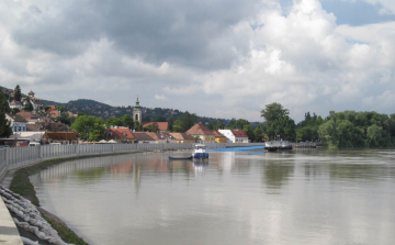 Szentendréről jelentkezik csütörtökön az árvízvédelmi rádió