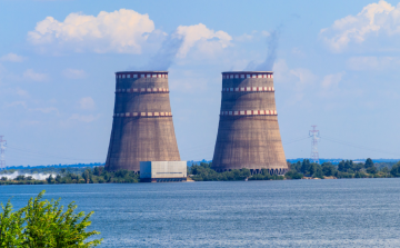 Orosz védelmi minisztérium: a reaktortértől tíz méterre okozott károkat az ukrán dróncsapás a zaporizzsjai atomerőműben