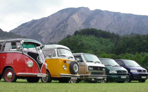 Örök klasszis VW-kisbuszok találkozója Szentendrén