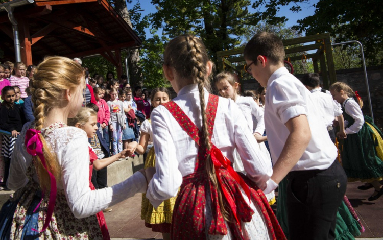 Új játszótér a Sashegyiben