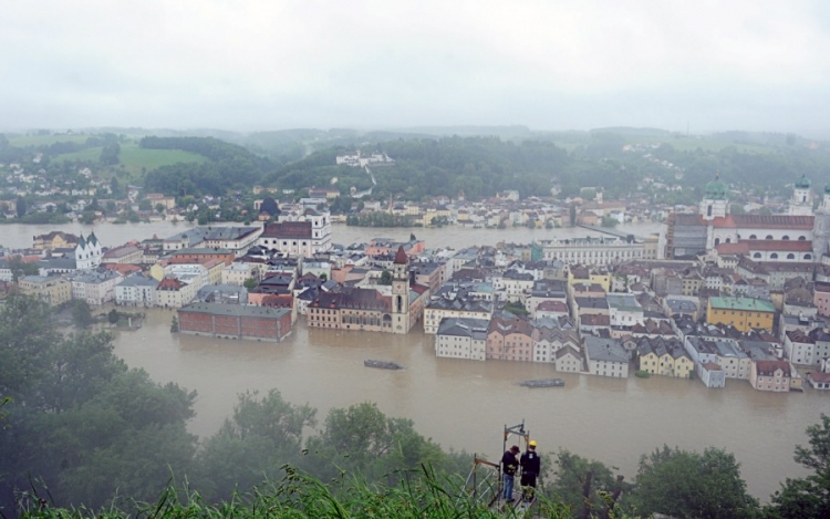 Árvíz - Ötszáz éves csúcson a Duna vízállása Passaunál