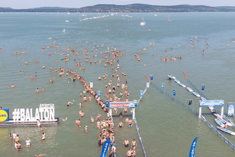 Meteorológia: közel optimális légköri viszonyok várhatók a Balaton-átúszáson