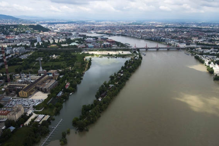 Árvíz - Hétfőre várják a tetőzést Budapesten
