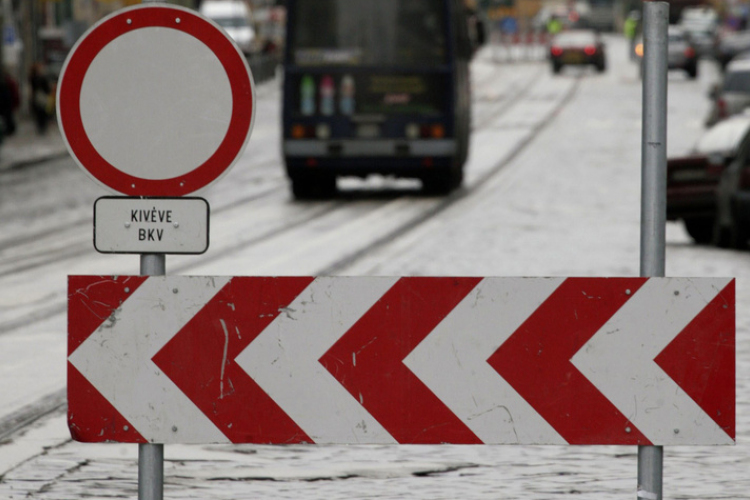 Forgalomkorlátozás a Szentendrei úton