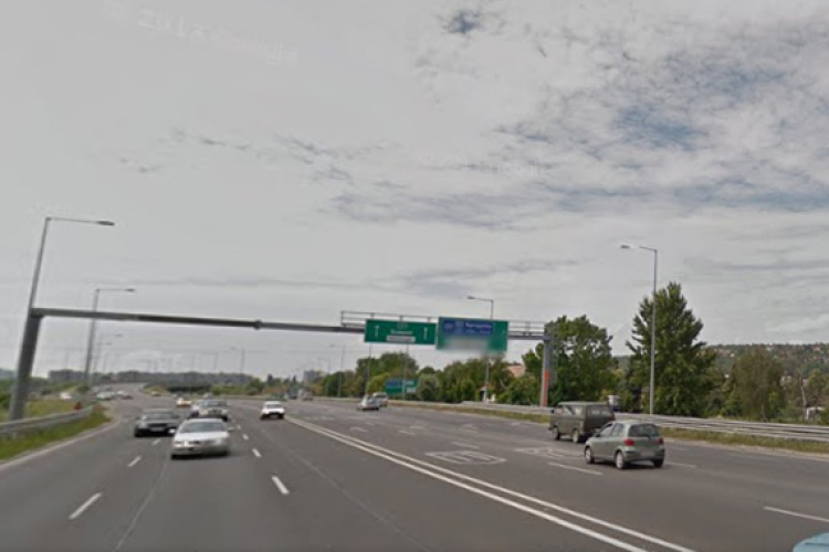 Négy napig rendőri forgalomirányítás a reggeli csúcsban az Auchan csomópontnál