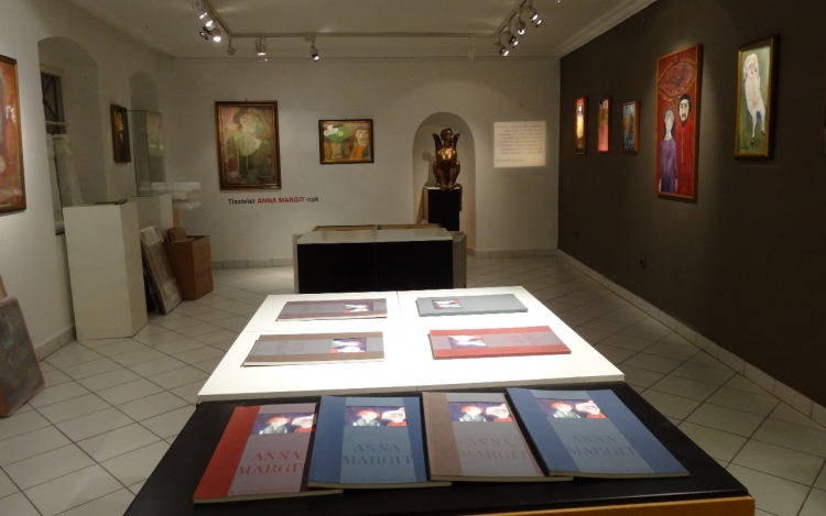 Akinek kezet csókolt Chagall – kiállítás Szentendrén