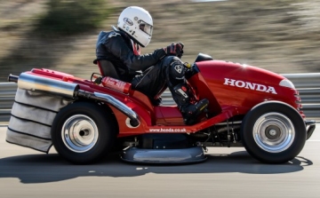 A leggyorsabb fűnyíró: Honda Mean Mower