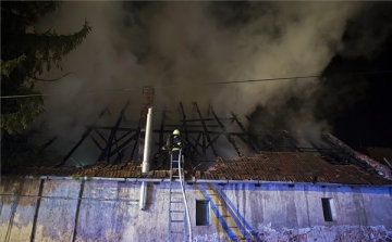 Leégett egy pomázi családi ház felső szintje 