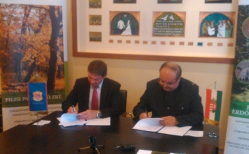 Erdőkezelési megállapodást írt alá Tahitótfalu és a Pilisi Parkerdő